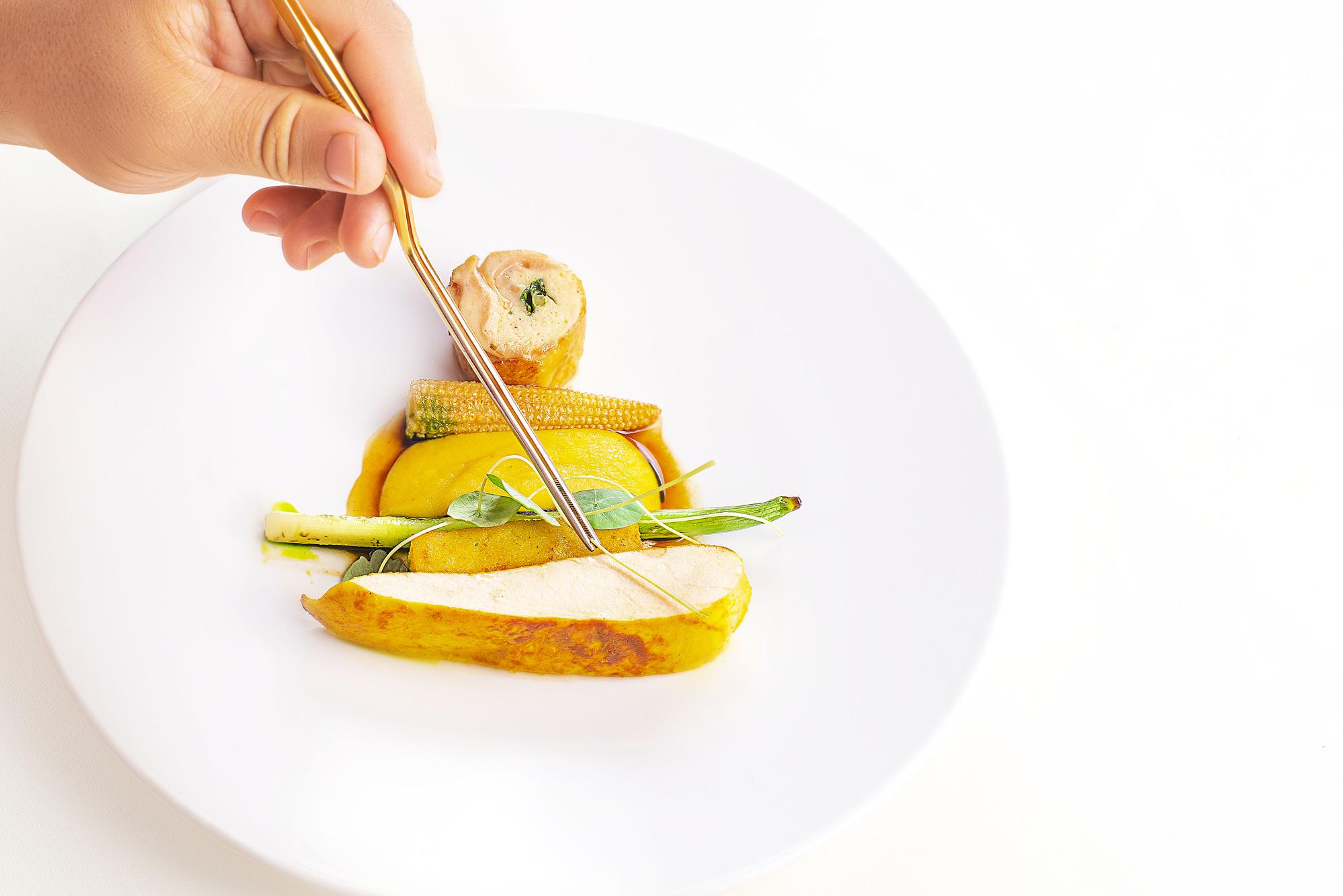 Piatto finito impiattato in stile ristorante